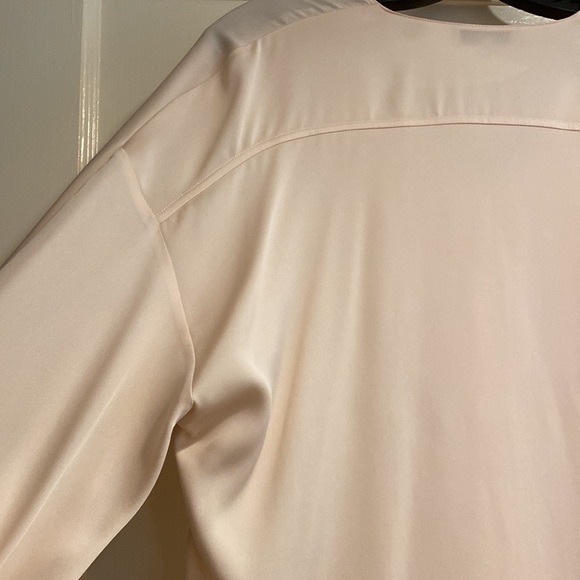 Vince V-Neck Silk Blend Popover - XS - Picture 14 of 15